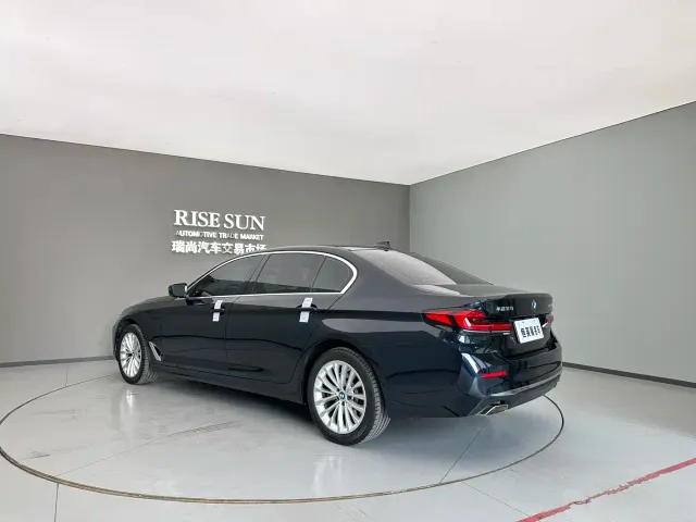 BMW 5 Series — Фото автомобиля 7