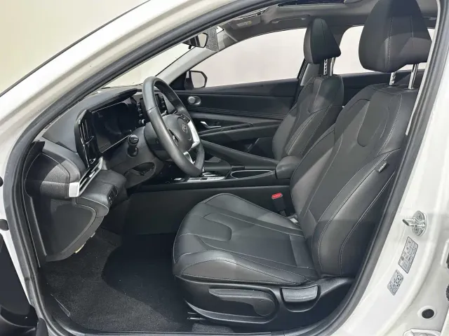 Hyundai Elantra — Фото автомобиля 15