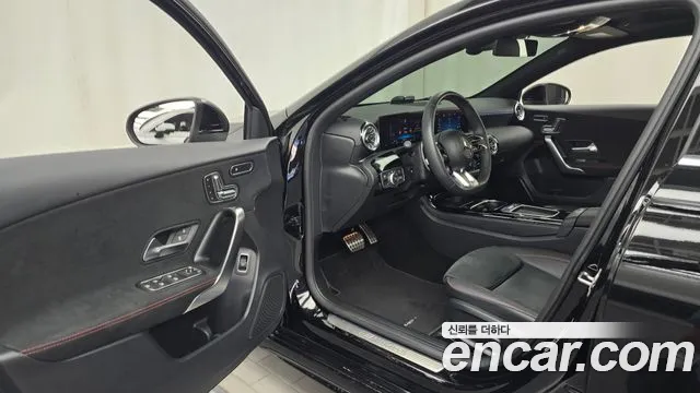 Mercedes-Benz A-Class — Фото автомобиля 2