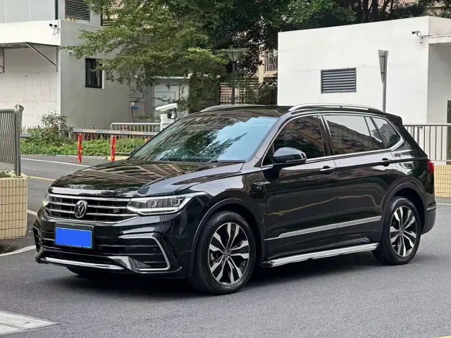 Фотография автомобиля — Volkswagen Tiguan L