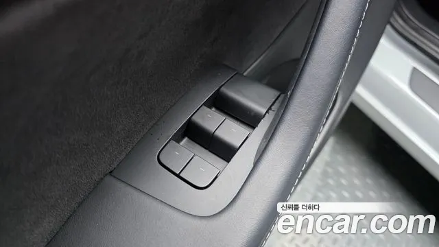 Tesla Model 3 — Фото автомобиля 19