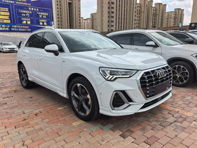 Audi Q3 — Фото автомобиля 3