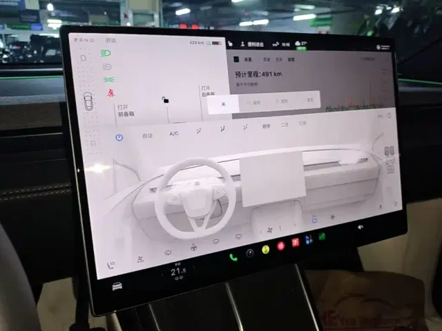 Tesla Model Y L — Фото автомобиля 12
