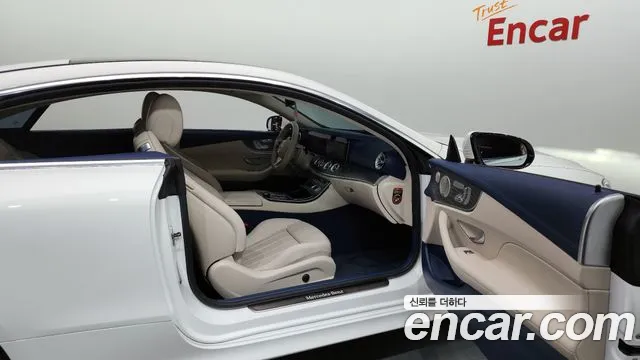 Mercedes-Benz E-Class — Фото автомобиля 11
