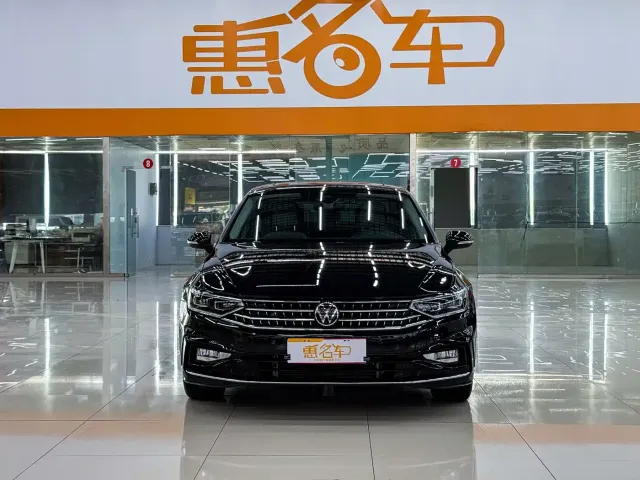 Фотография автомобиля — Volkswagen Magotan