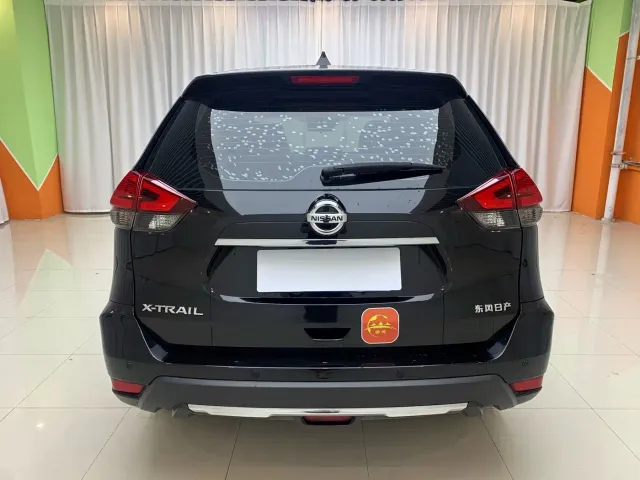 Nissan X-Trail — Фото автомобиля 5