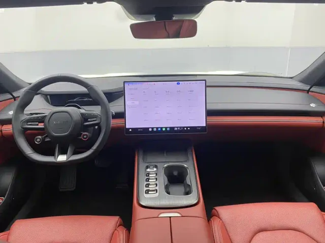 Xiaomi SU7 — Фото автомобиля 13