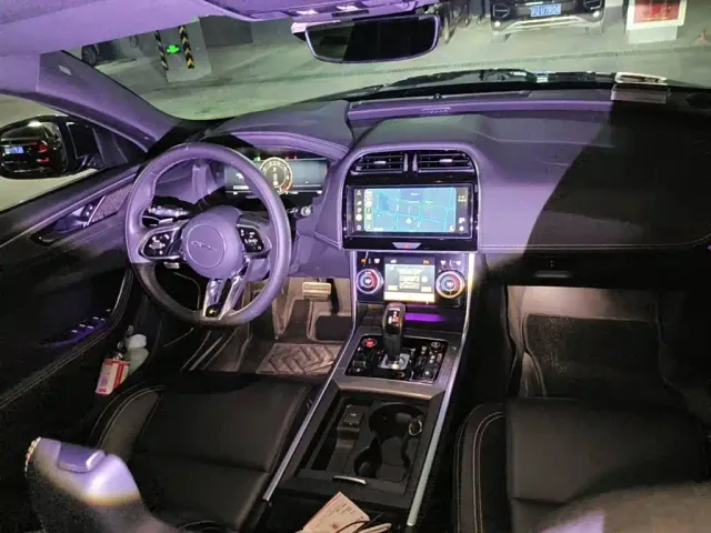 Jaguar XEL — Фото автомобиля 11