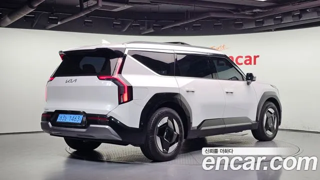 Kia EV9 — Фото автомобиля 2