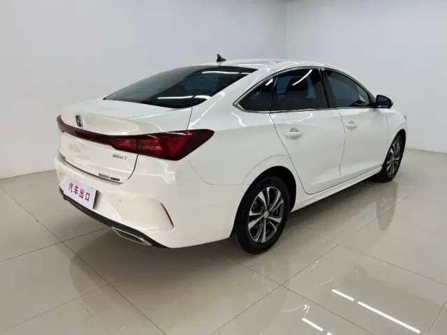 Changan Eado — Фото автомобиля 4