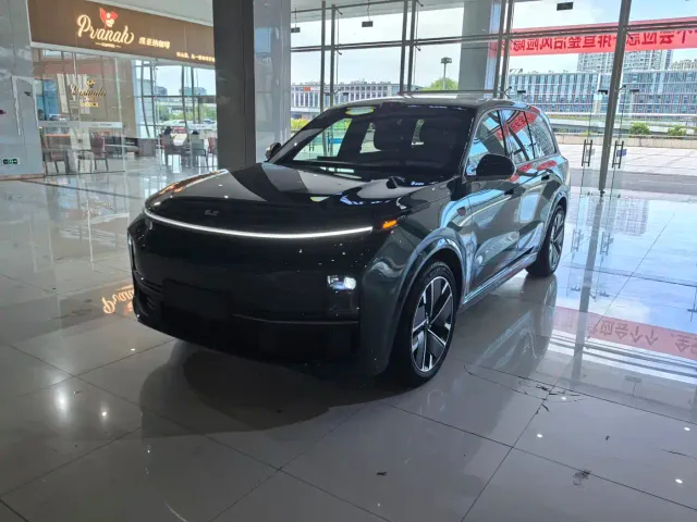 Li Auto L9 — Фото автомобиля 4