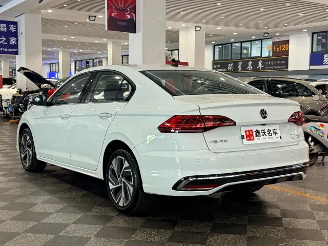 Volkswagen Bora — Фото автомобиля 3