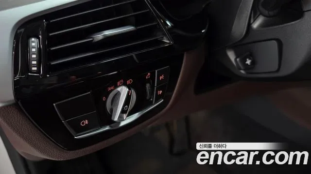 BMW 5 Series G30 — Фото автомобиля 27