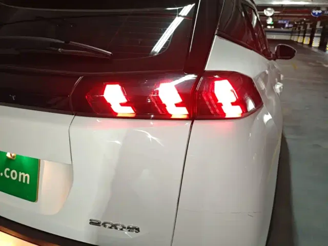 Peugeot 2008 — Фото автомобиля 7