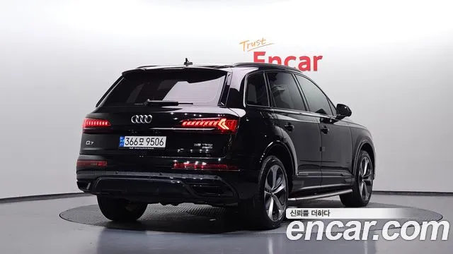 Фотография автомобиля — Audi Q7 4M