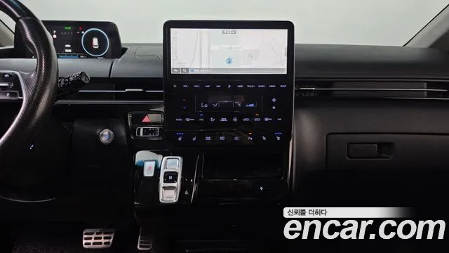 Hyundai Staria Staria 4WD Lounge 9 мест — Фото автомобиля 4