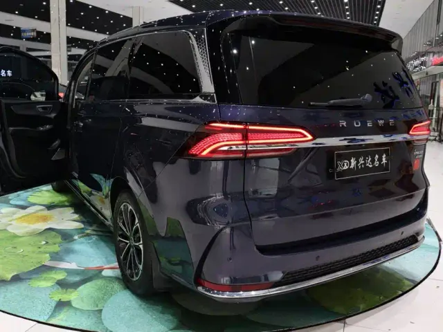 Roewe iMAX8 — Фото автомобиля 26