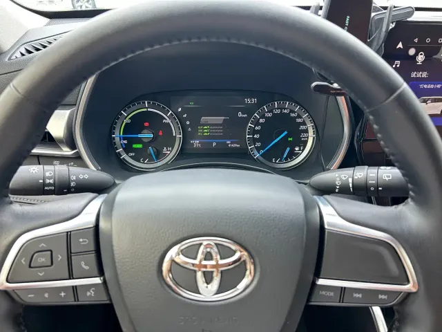 Toyota Highlander — Фото автомобиля 25