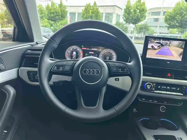 Audi A4L — Фото автомобиля 11