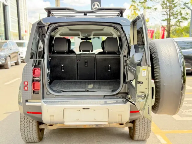 Land Rover Defender — Фото автомобиля 25
