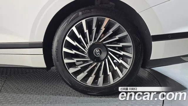 Hyundai Grandeur GN7 — Фото автомобиля 6