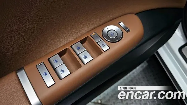 Hyundai Grandeur Grandeur (GN7) 2.5 Бензин 2WD — Фото автомобиля 27