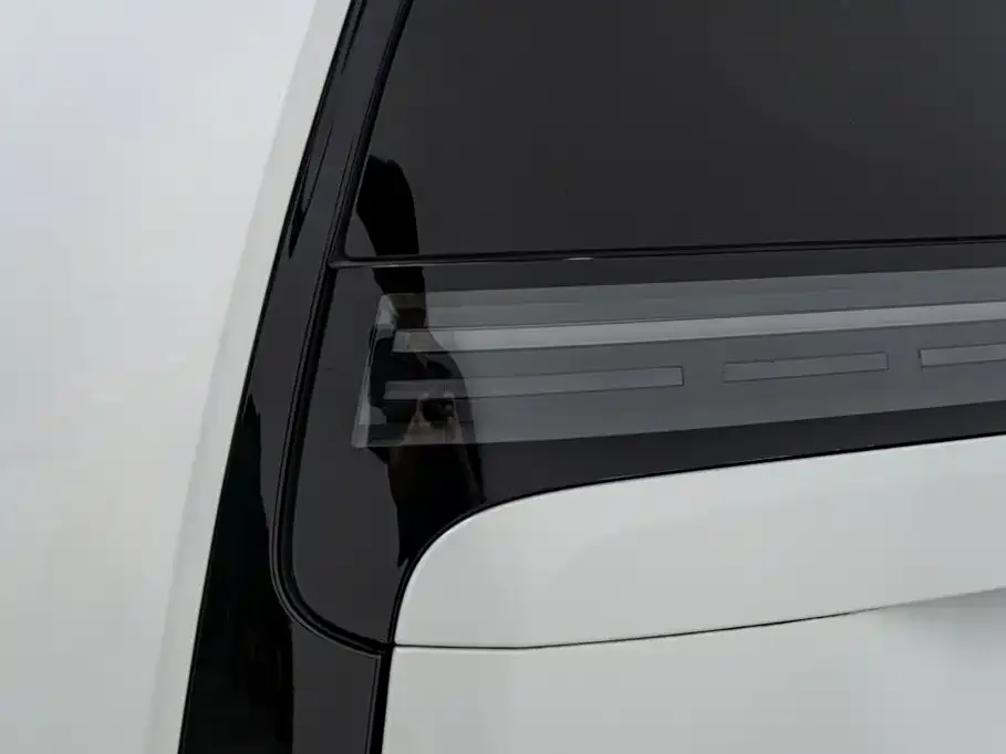 Li Auto Li Auto MEGA 2024 Ultra — Фото автомобиля 13