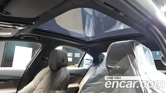 BMW 5-Series — Фото автомобиля 29