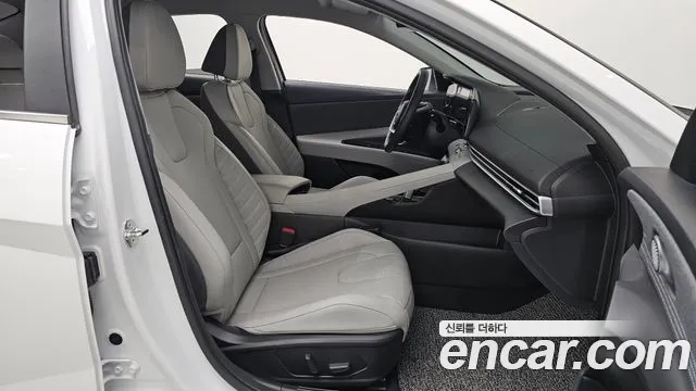 Hyundai Avante CN7 — Фото автомобиля 11