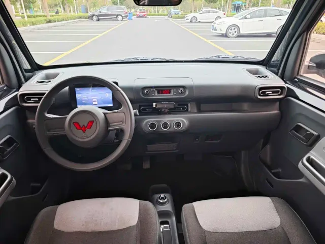 Wuling Zhiguang NEV — Фото автомобиля 11