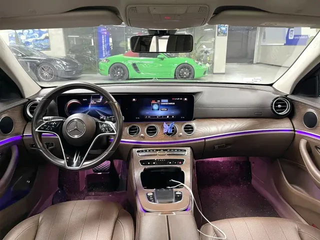 Mercedes-Benz E-Class — Фото автомобиля 8