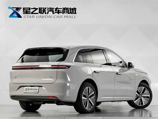 Li Auto L6 — Фото автомобиля 6