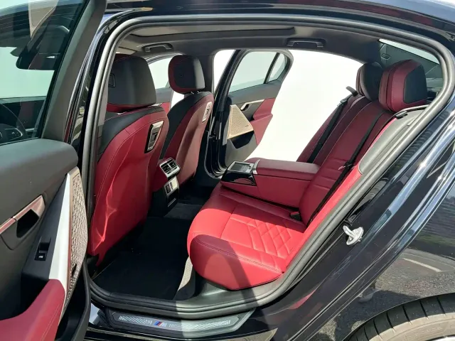 BMW 5 Series — Фото автомобиля 6