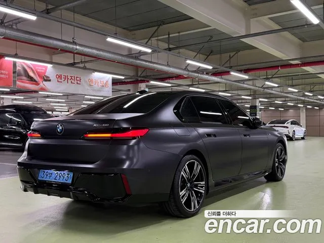 BMW i7 G70 — Фото автомобиля 4