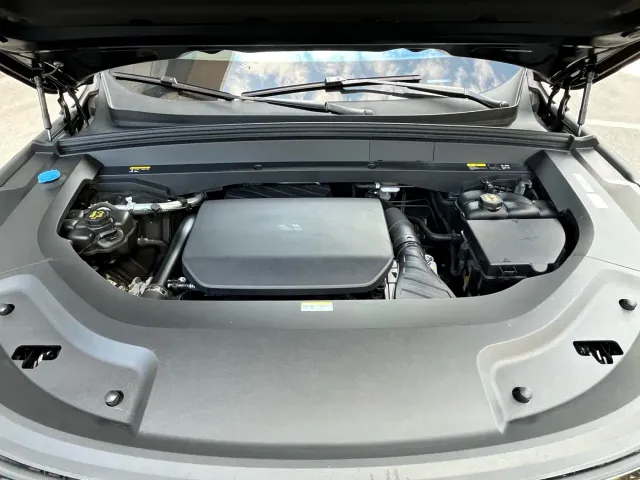 Li Auto L8 — Фото автомобиля 20