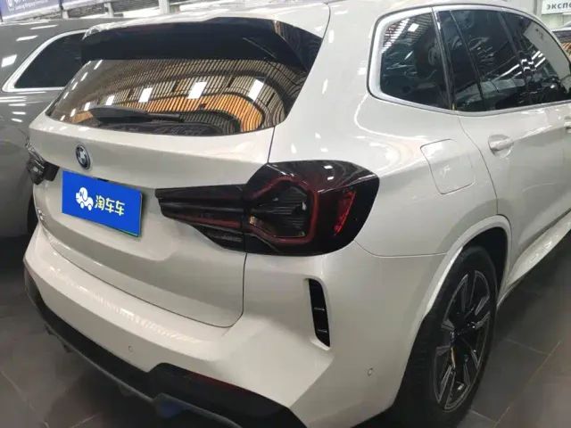 BMW iX3 — Фото автомобиля 3