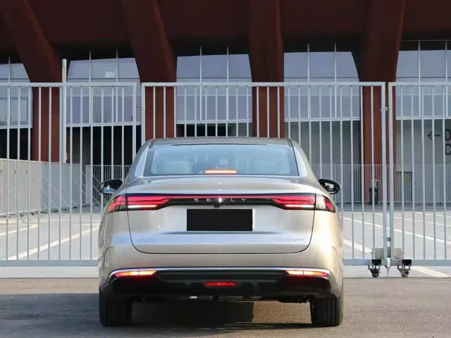 Geely Galaxy Stellar 6 — Фото автомобиля 8