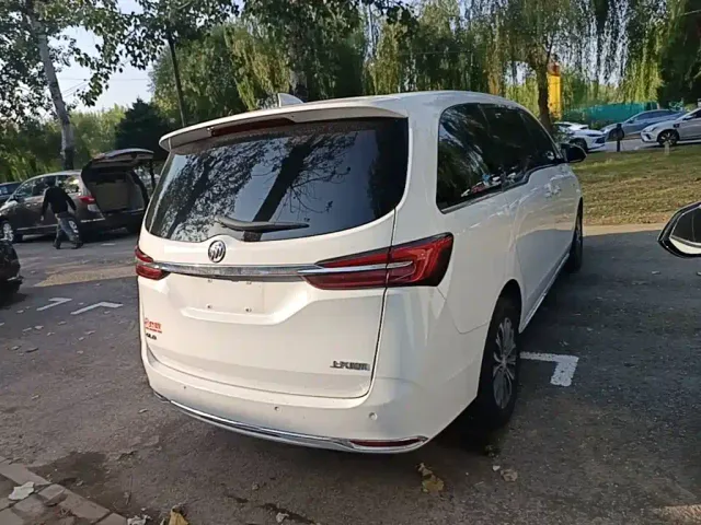Buick GL8 — Фото автомобиля 6