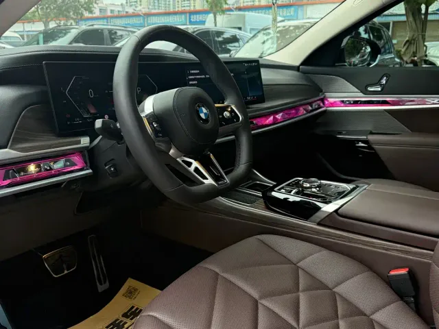 BMW 7 Series — Фото автомобиля 5