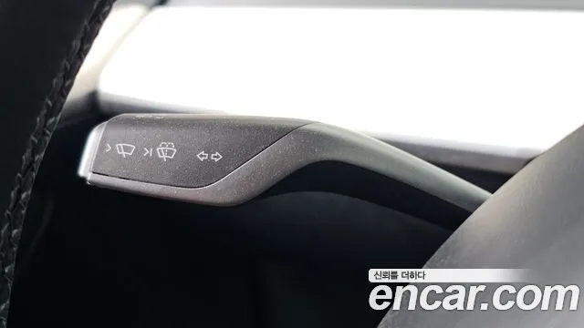 Tesla Model Y — Фото автомобиля 13