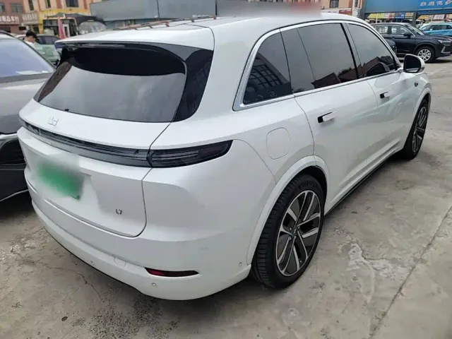 Li Auto L7 — Фото автомобиля 4