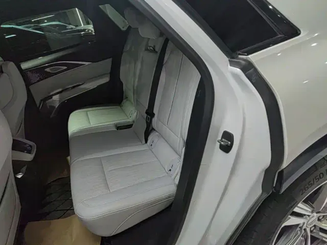 Cadillac Lyriq — Фото автомобиля 16