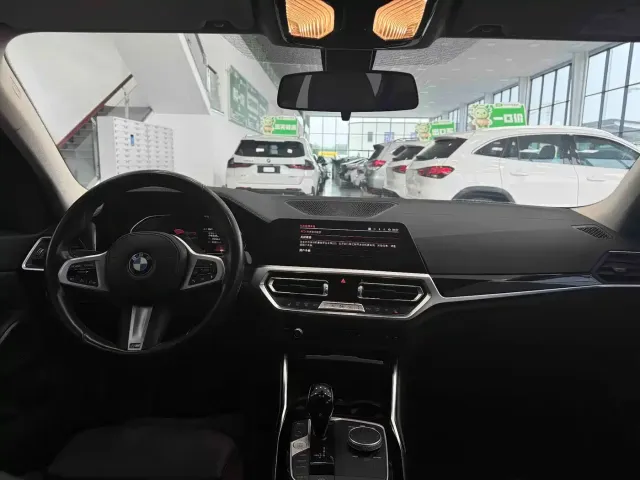 BMW 3 Series — Фото автомобиля 13
