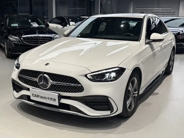 Фотография автомобиля — Mercedes-Benz C-Class