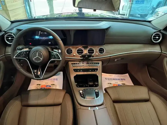 Mercedes-Benz E-Class — Фото автомобиля 6