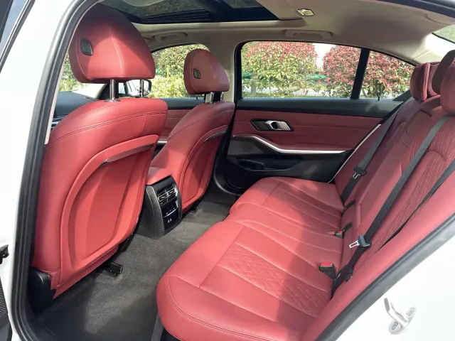 BMW 3 Series — Фото автомобиля 9