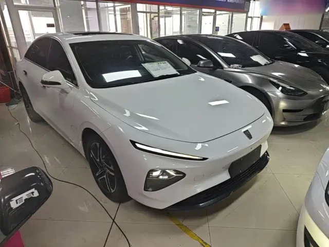 Roewe D7 — Фото автомобиля 3