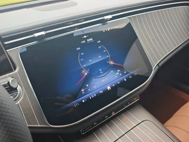 Mercedes-Benz E-Class — Фото автомобиля 24