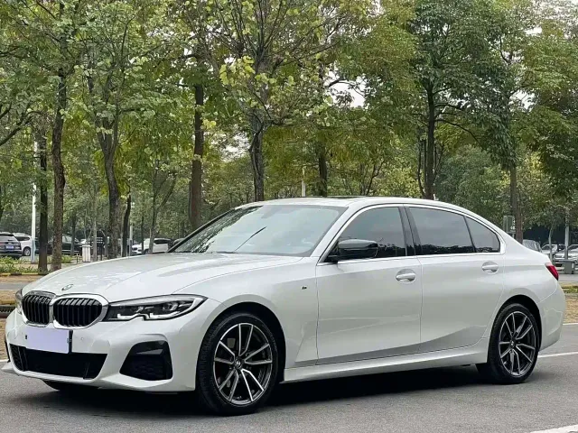 Фотография автомобиля — BMW 3 Series
