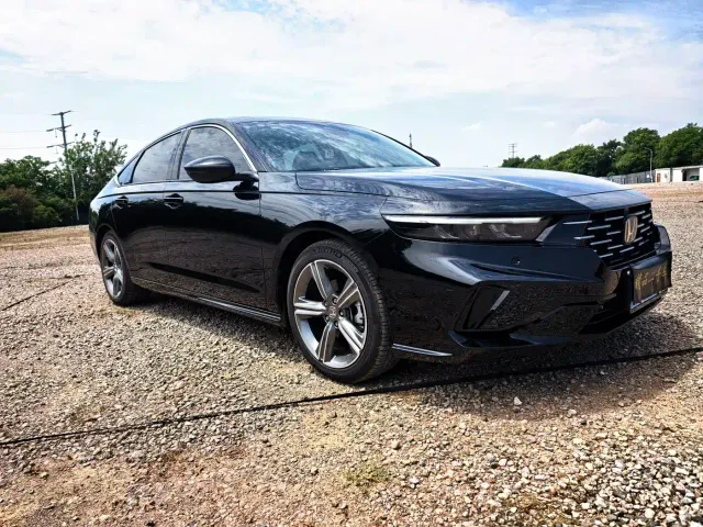 Honda Accord — Фото автомобиля 3